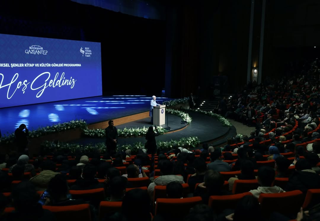 Şule Yüksel Şenler 1. Kitap ve Kültür Günleri - İstanbul