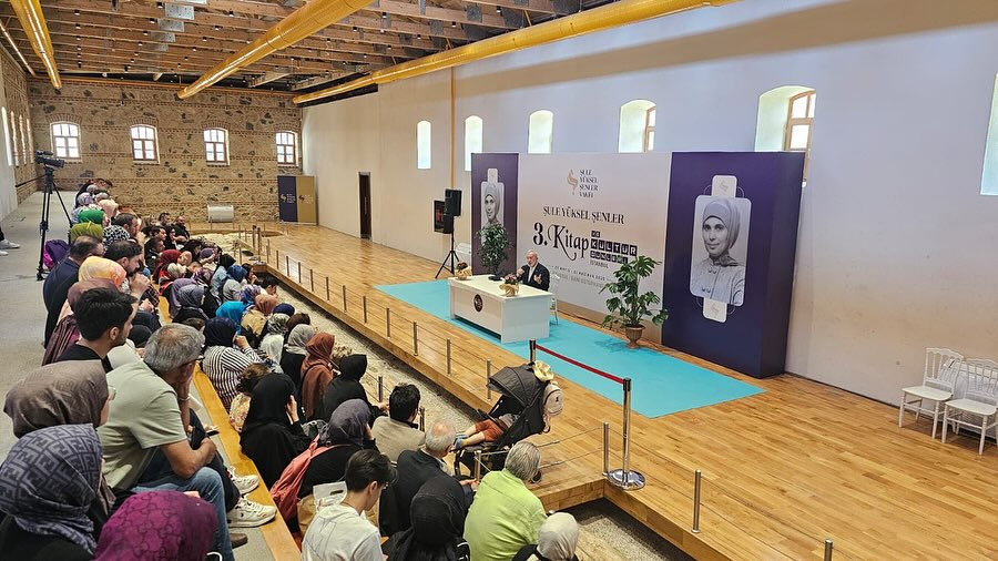 Şule Yüksel Şenler 3. Kitap ve Kültür Günleri - İstanbul