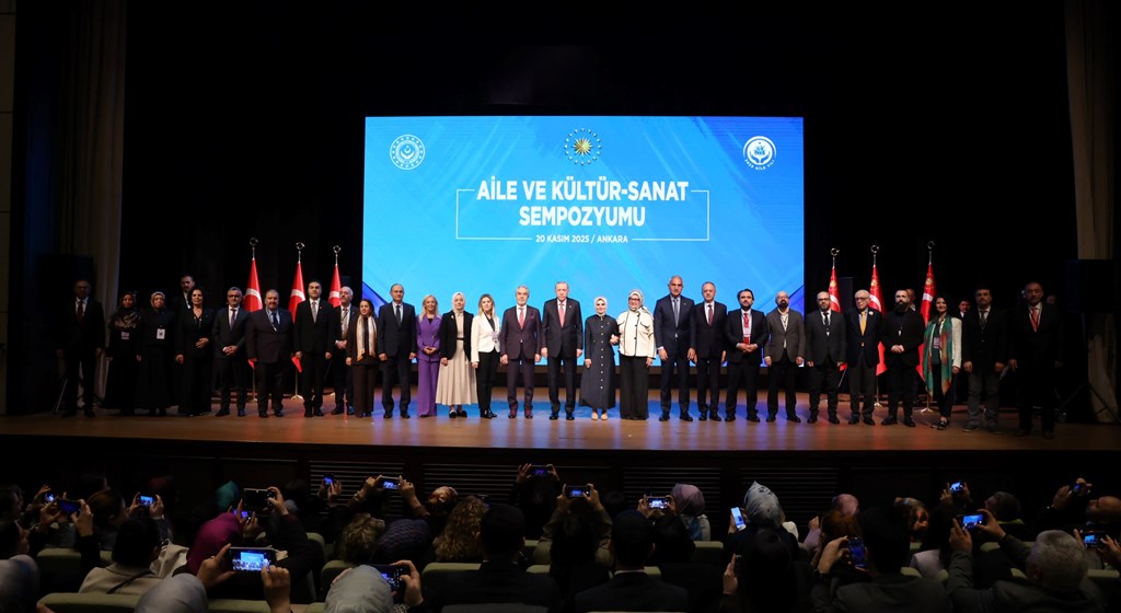 Şule Yüksel Şenler Vakfı Aile ve Kültür-Sanat Sempozyumu Katılım