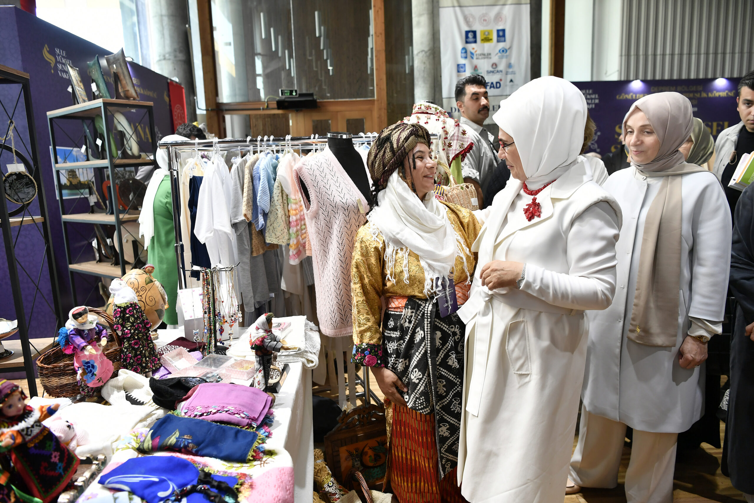 Deprem Bölgesi Gönülden Gönüle Kardeşlik Köprüsü - Hayır Çarşısı