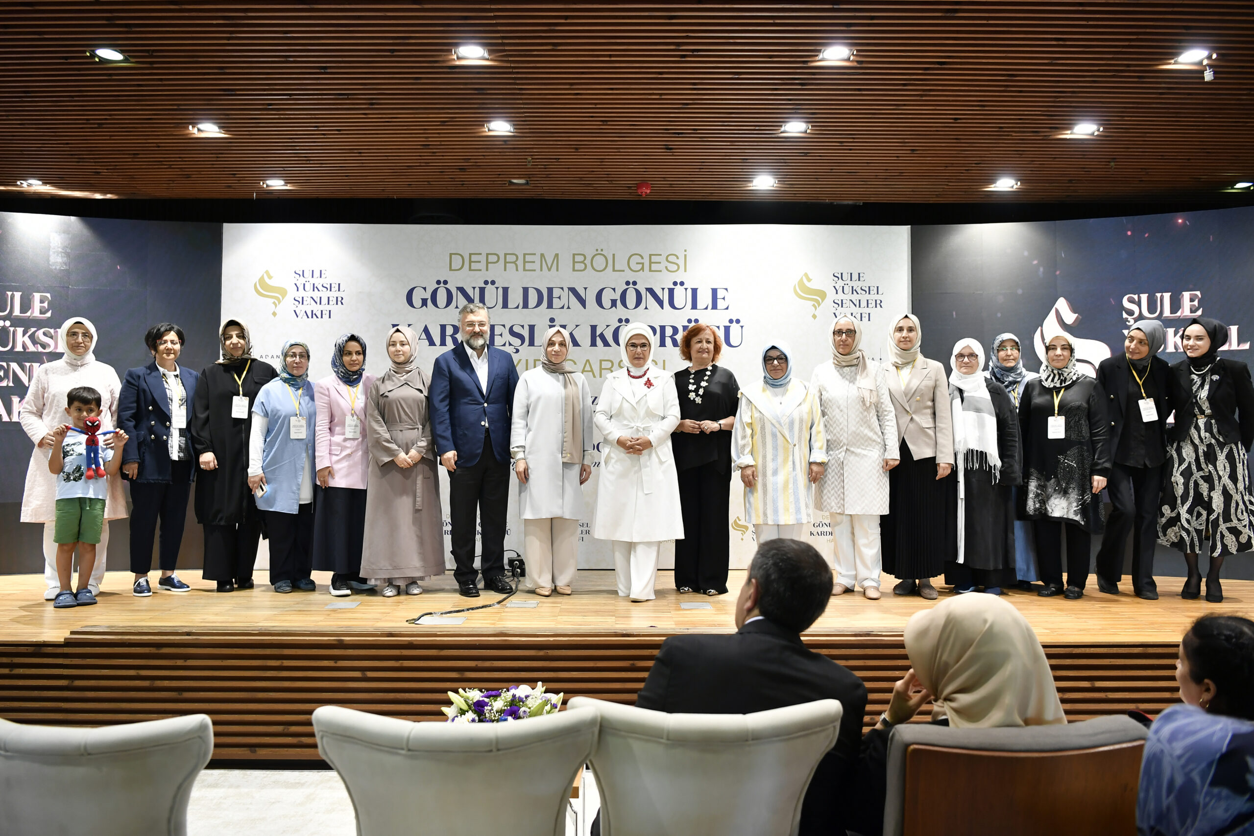 Deprem Bölgesi Gönülden Gönüle Kardeşlik Köprüsü - Hayır Çarşısı