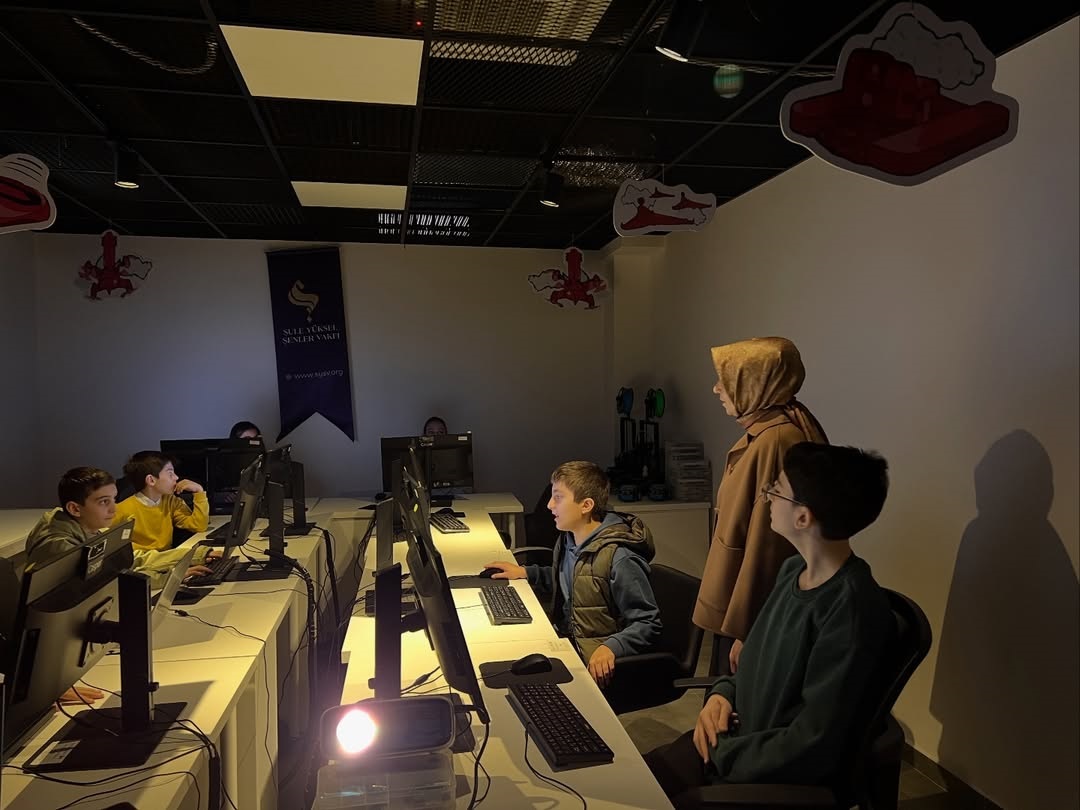 Şule Yüksel Şenler Vakfı Robotik Kodlama Eğitimi