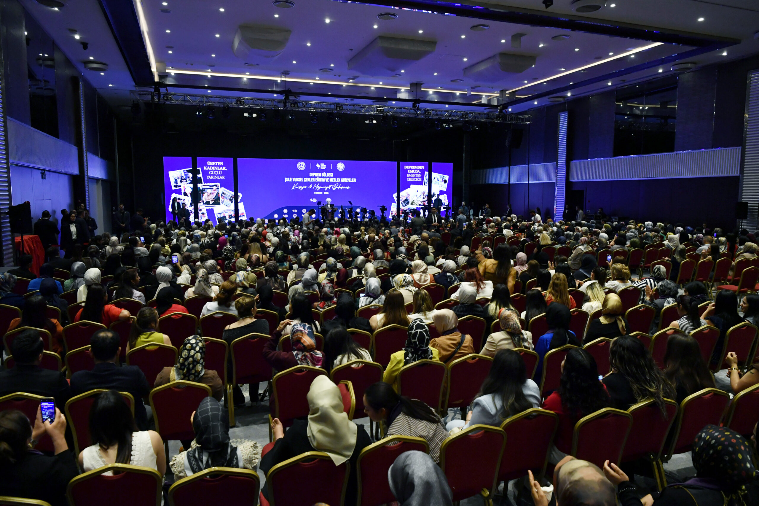 Deprem Bölgesi Şule Yüksel Şenler Eğitim ve Meslek Atölyeleri Kursiyer Buluşması Programı